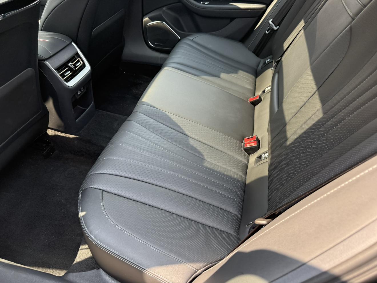 Hongqi H5 2023 thumb 7