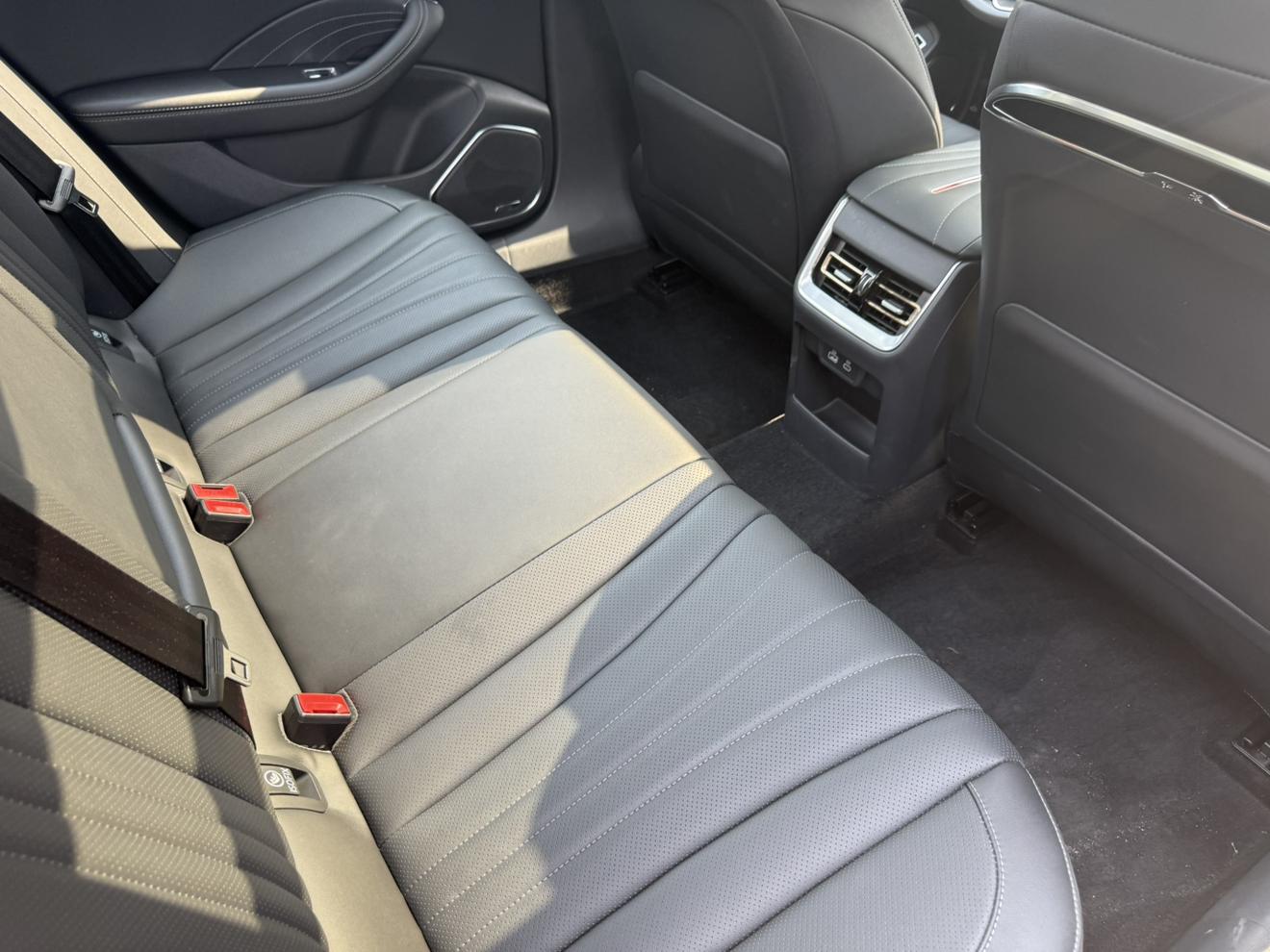 Hongqi H5 2023 thumb 10