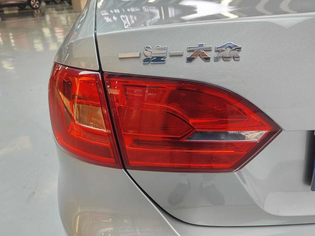 Volkswagen Sagitar 2014 thumb 10