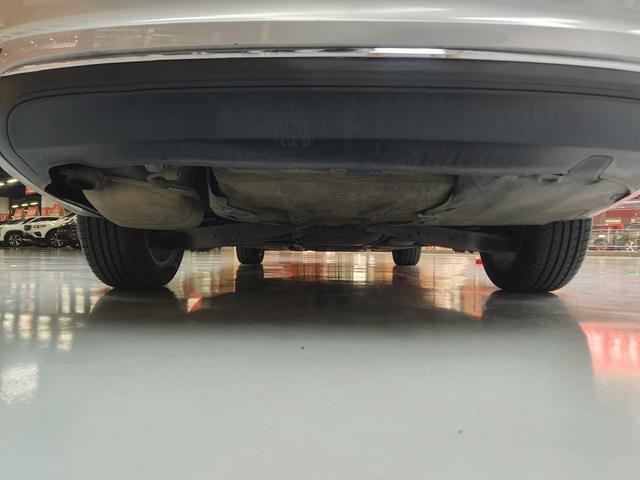 Volkswagen Sagitar 2014 thumb 11
