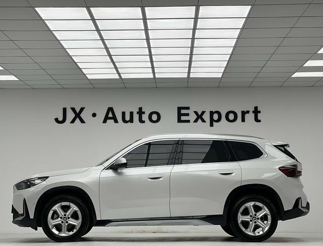 BMW X1 2023 thumb 2