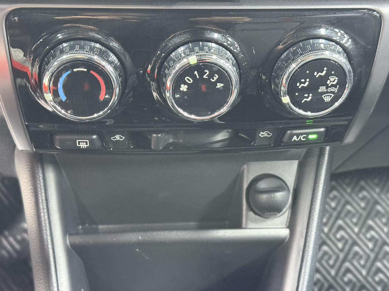 Toyota Yaris 2022 thumb 5
