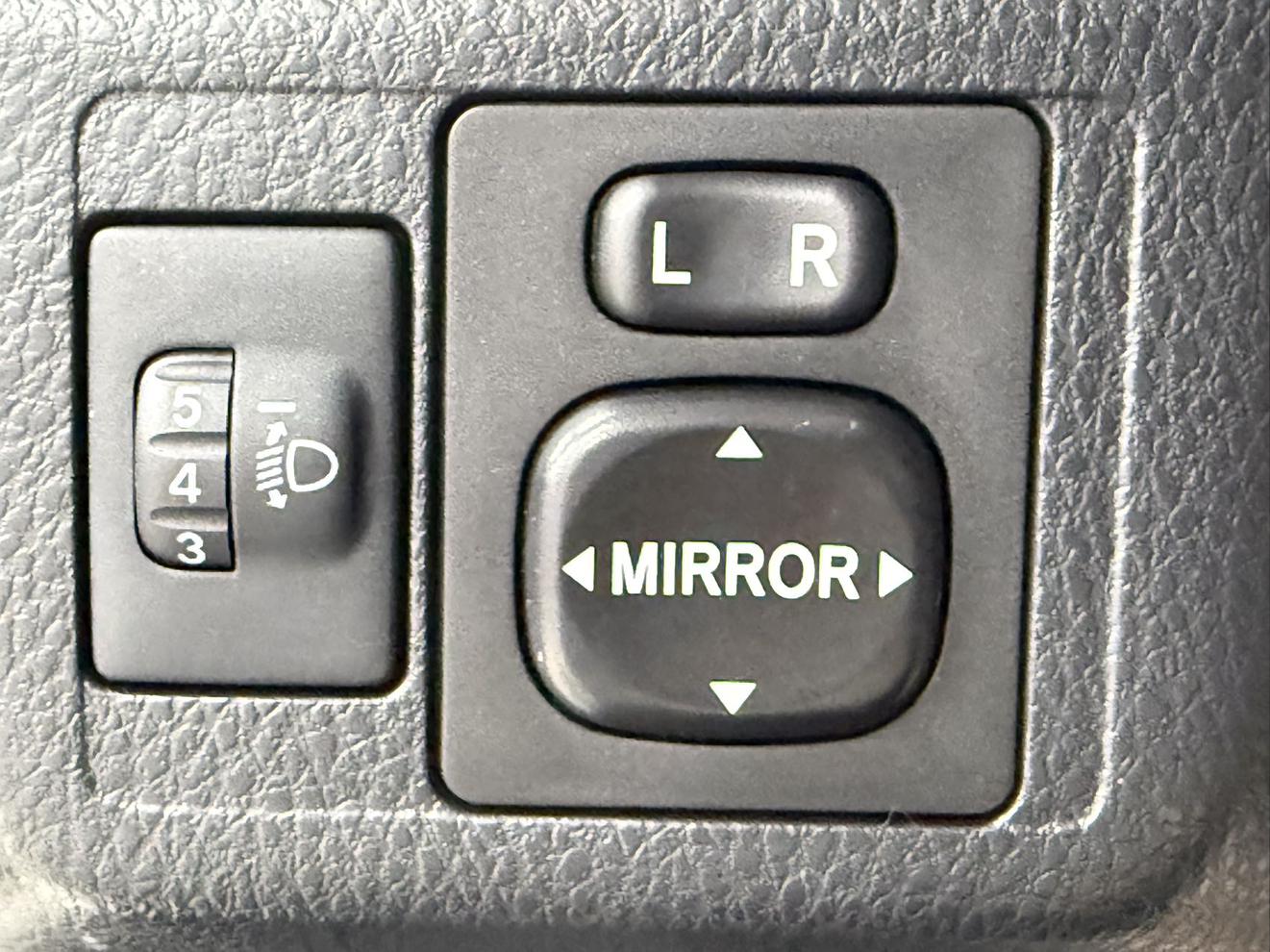 Toyota Yaris 2022 thumb 8
