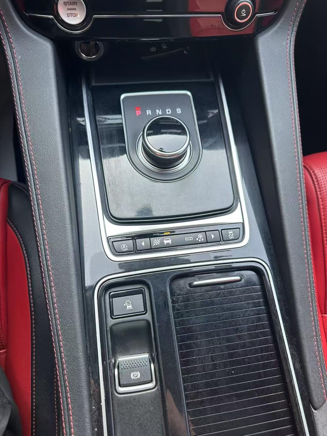 Jaguar F-Pace 2018 thumb 4