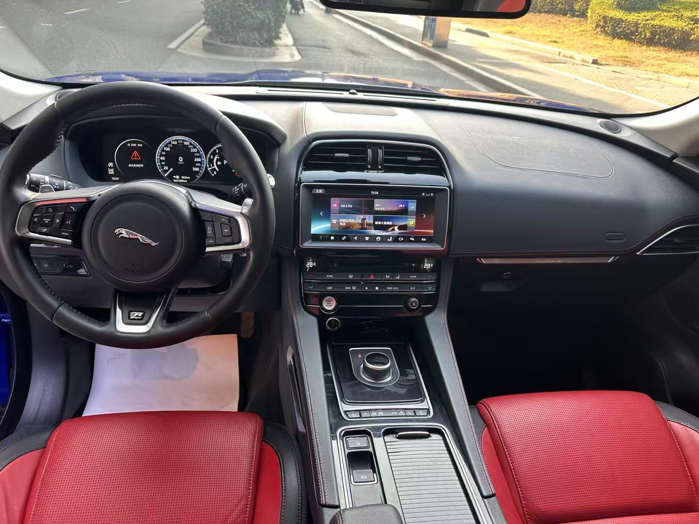 Jaguar F-Pace 2018 thumb 5