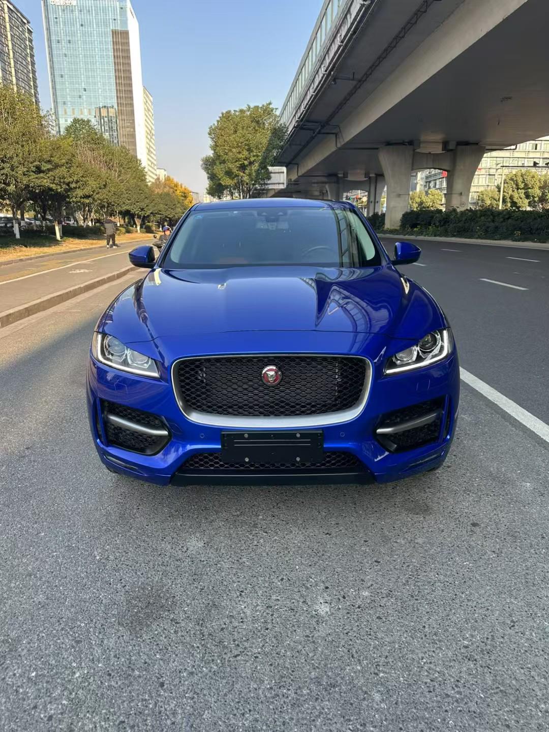 Jaguar F-Pace 2018 thumb 9