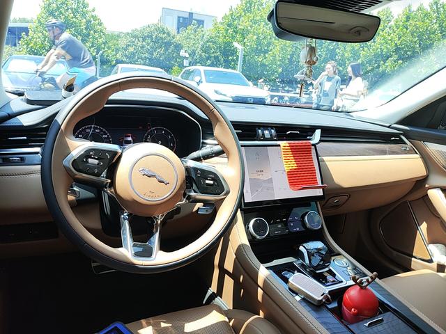 Jaguar XFL 2025 thumb 8