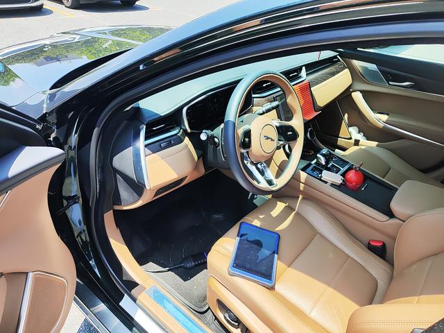 Jaguar XFL 2025 thumb 11