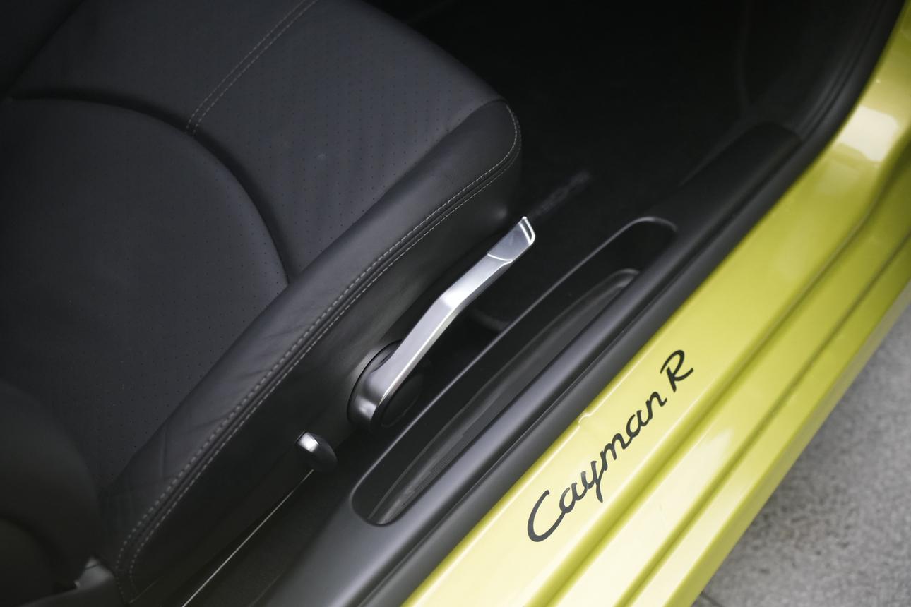 Porsche Cayman GT4 2012 thumb 9