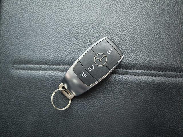 Mercedes-Benz EQA 2023 thumb 9