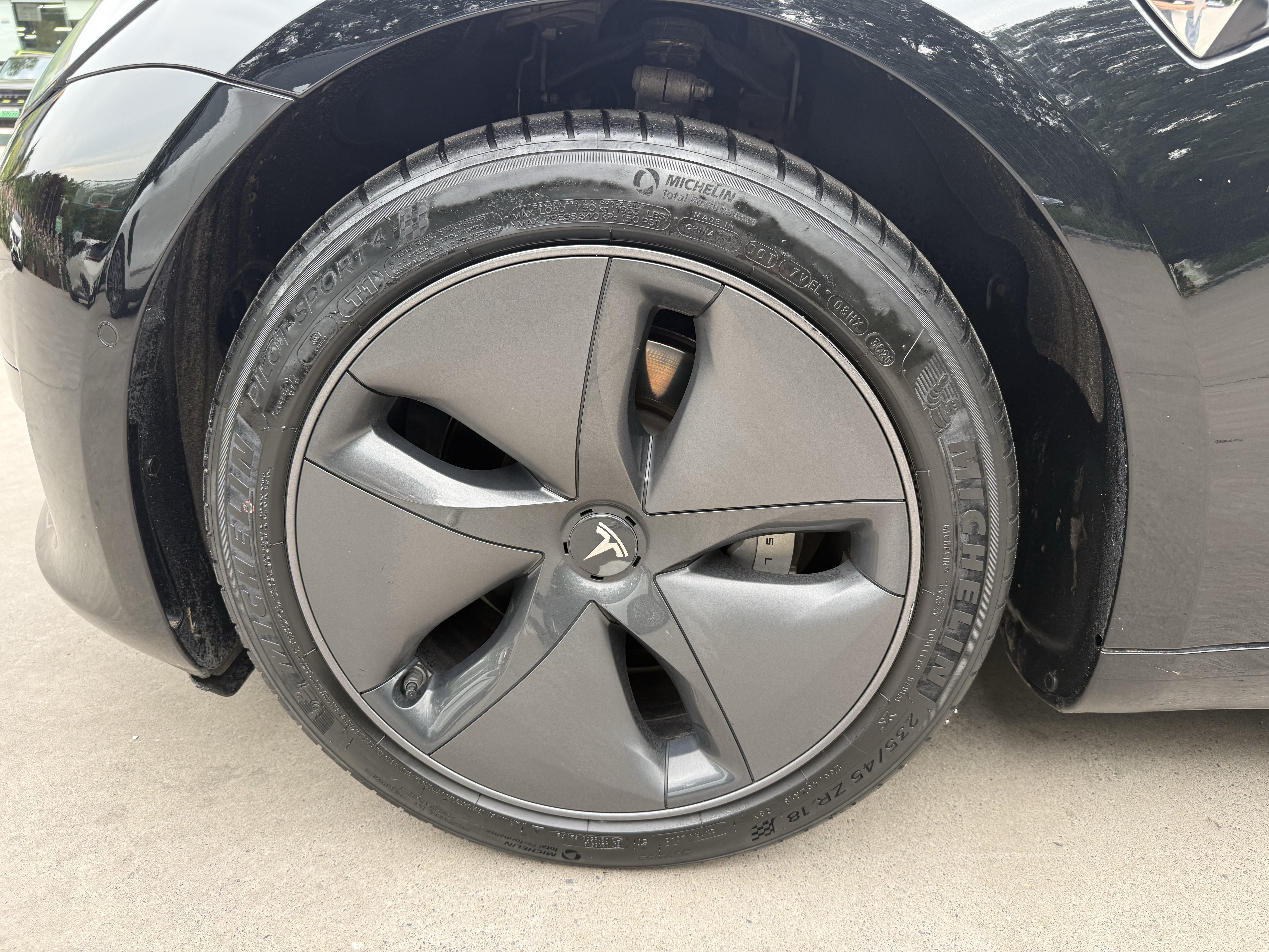 Tesla Model 3 2020 thumb 6