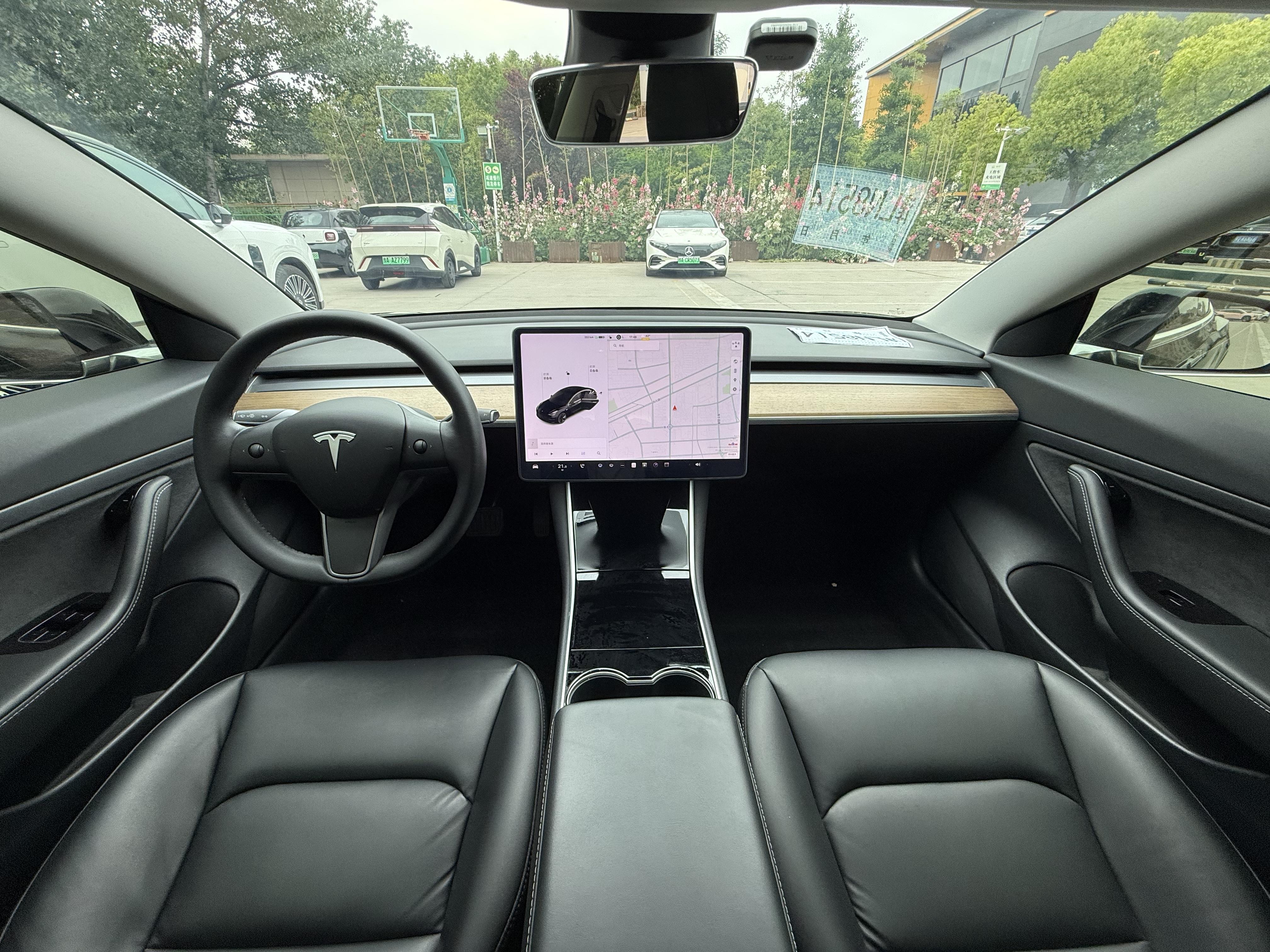 Tesla Model 3 2020 thumb 7