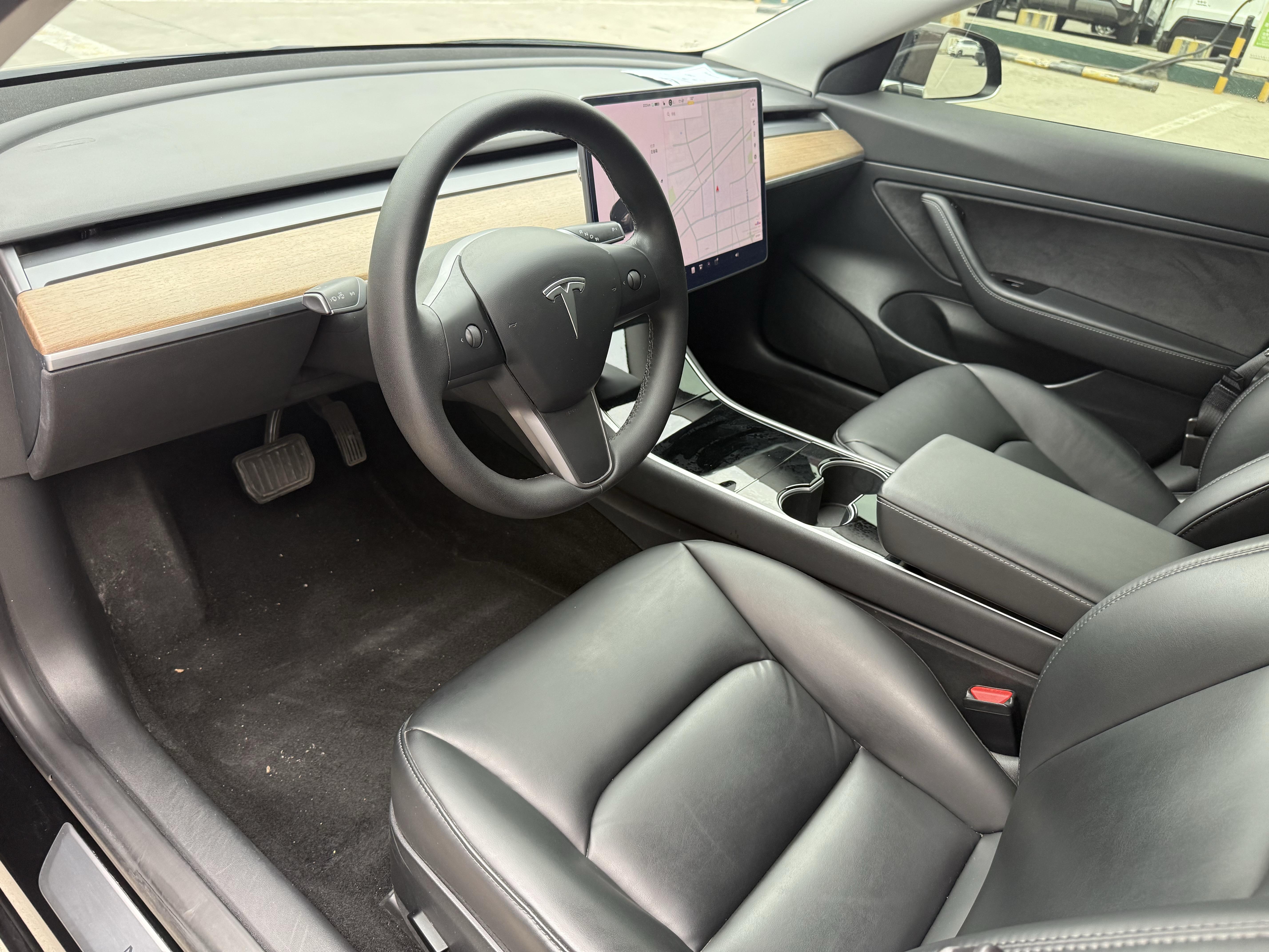 Tesla Model 3 2020 thumb 9