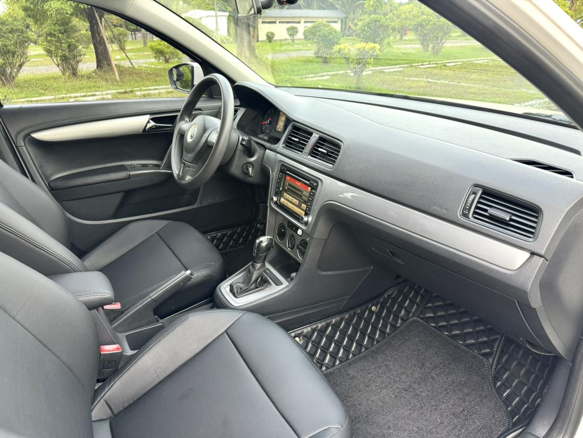 Volkswagen Lavida 2013 thumb 11