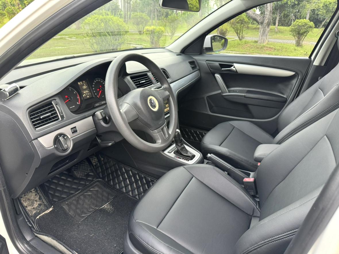 Volkswagen Lavida 2013 thumb 12
