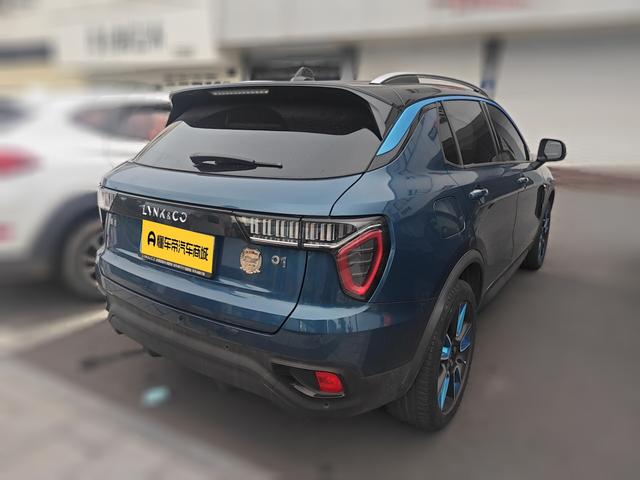 Lynk & Co 01 2017 thumb 2