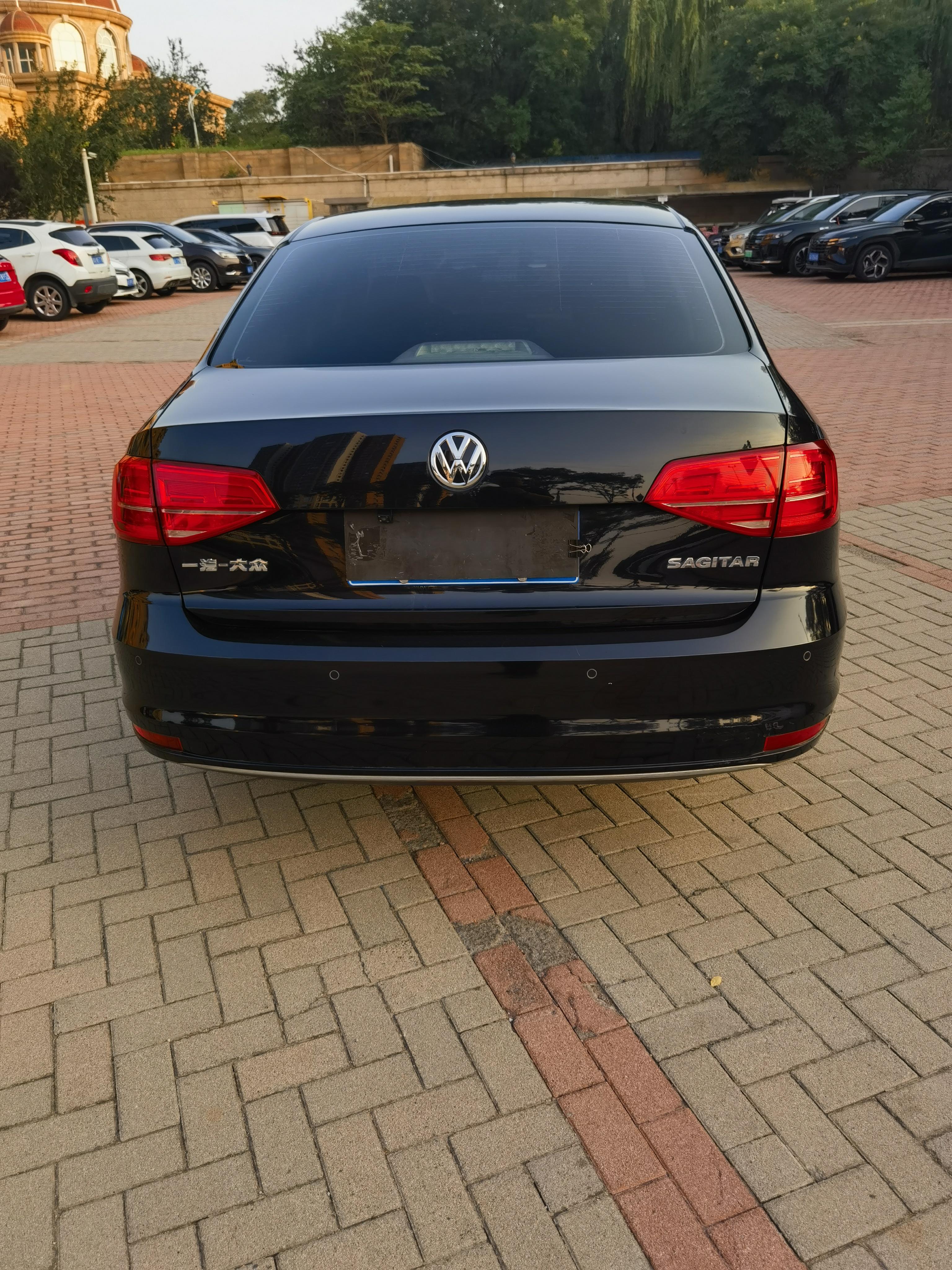Volkswagen Sagitar 2018 thumb 3
