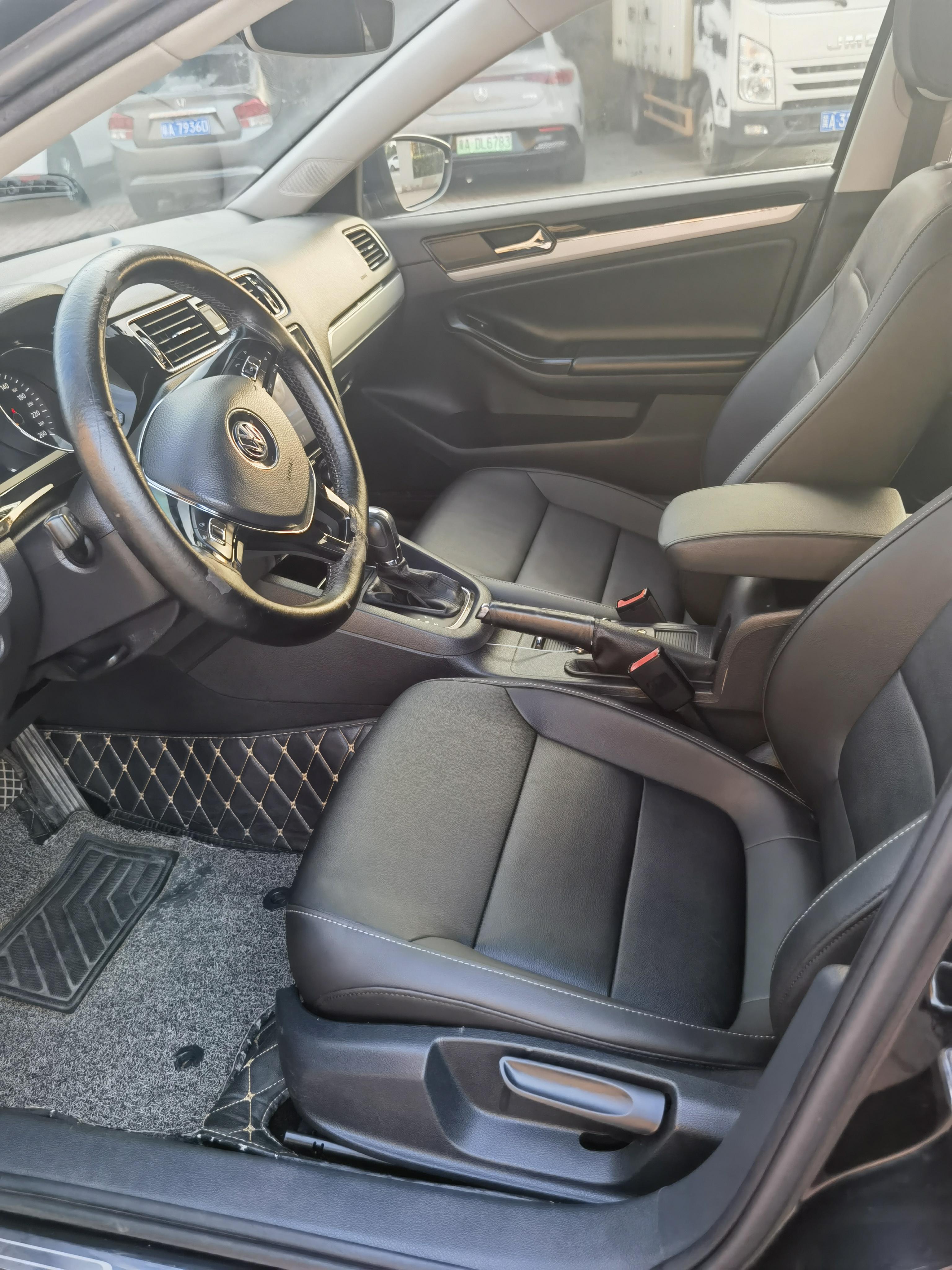 Volkswagen Sagitar 2018 thumb 5