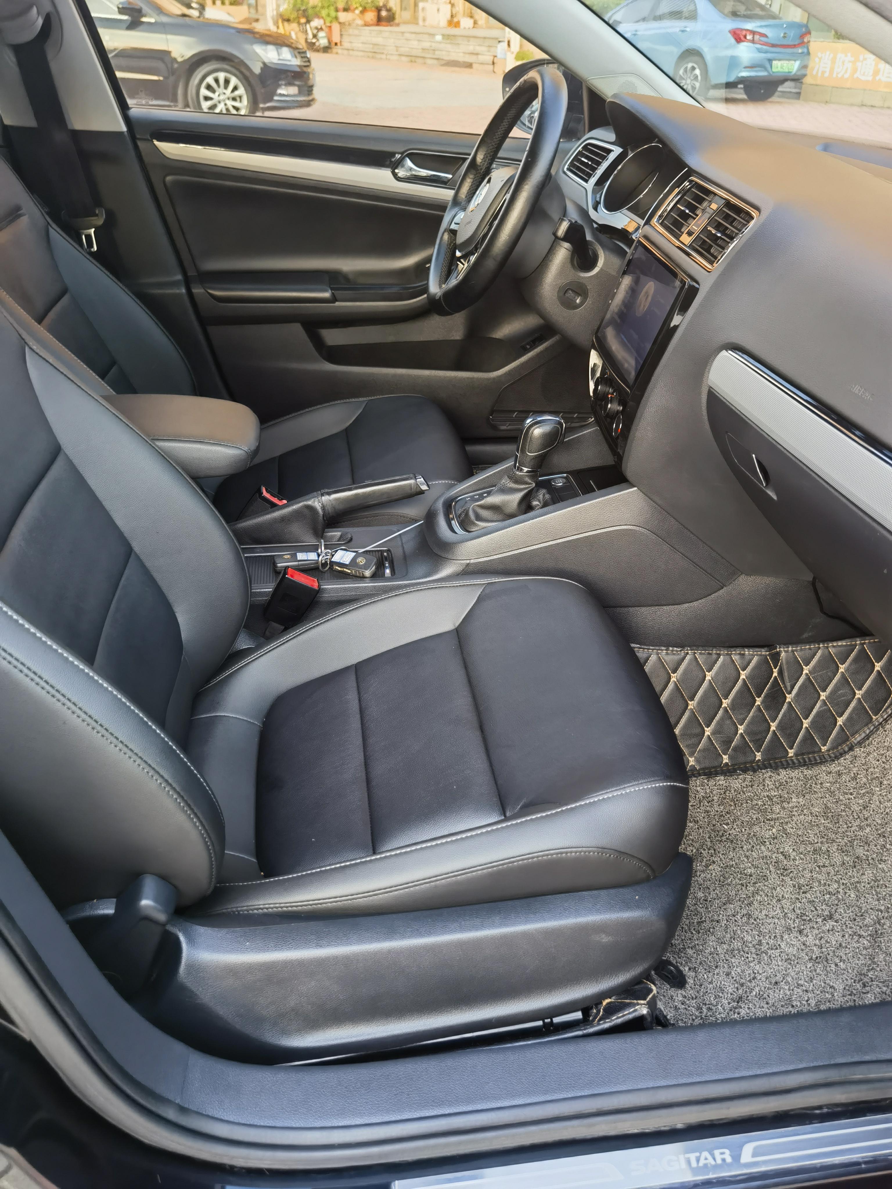 Volkswagen Sagitar 2018 thumb 7