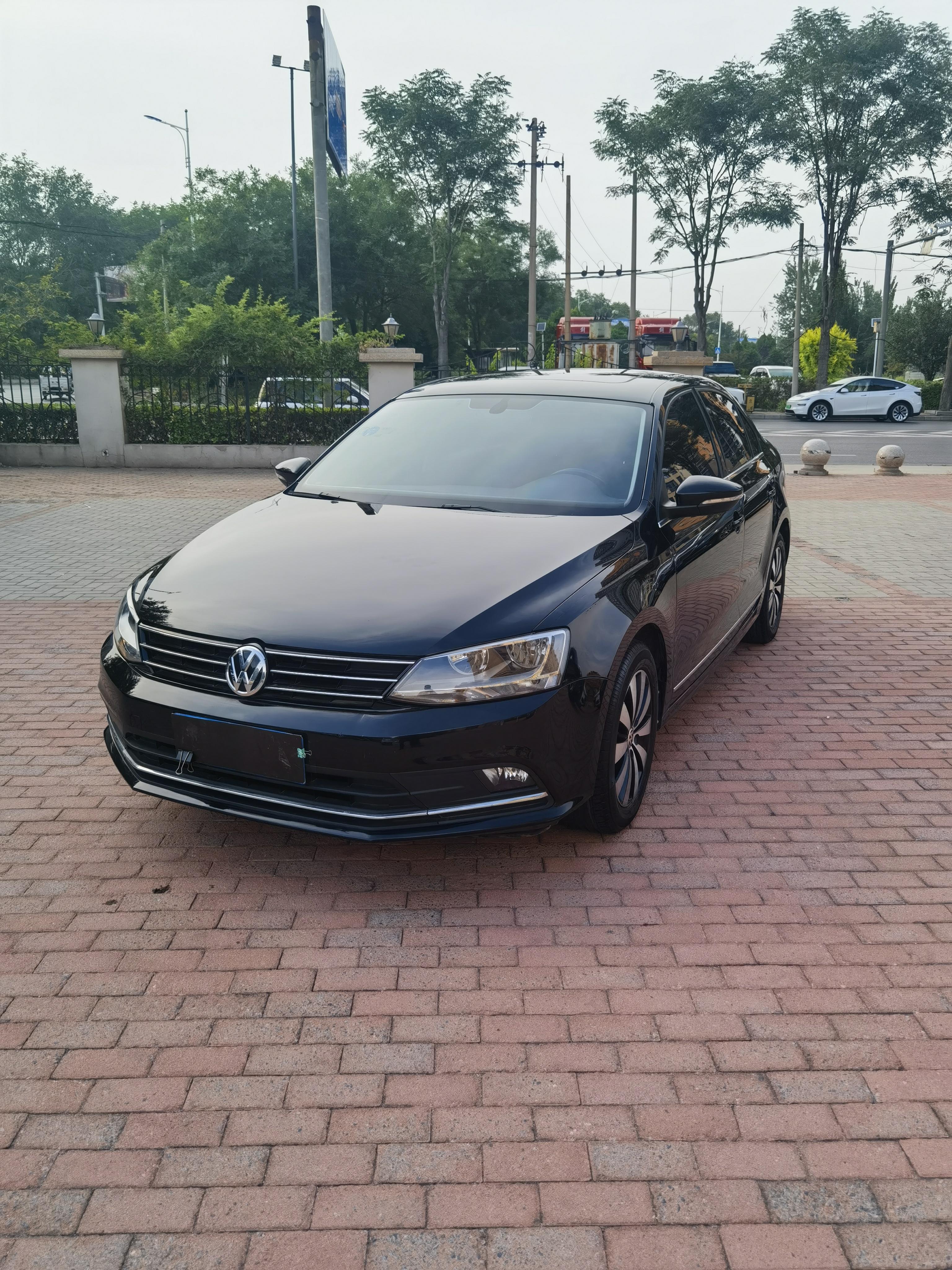 Volkswagen Sagitar 2018 thumb 12
