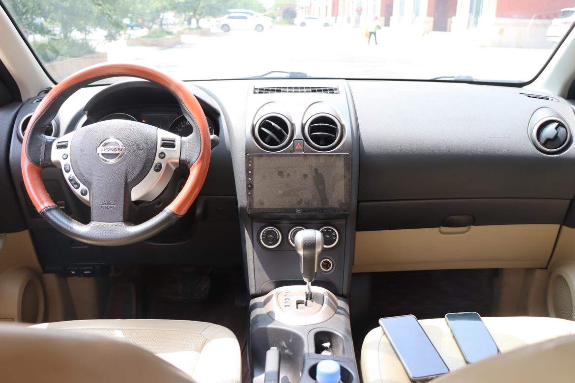 Nissan Qashqai+2 2011 thumb 5