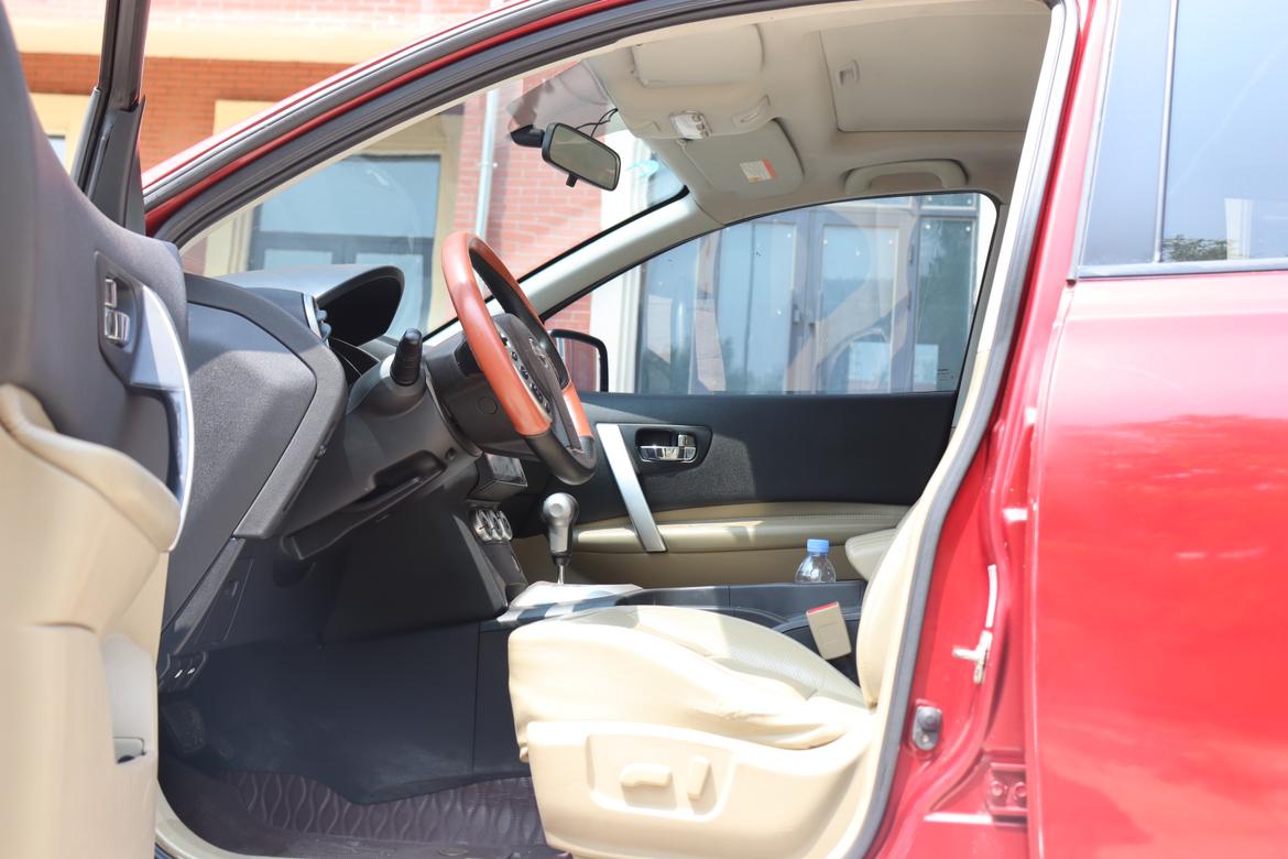 Nissan Qashqai+2 2011 thumb 6