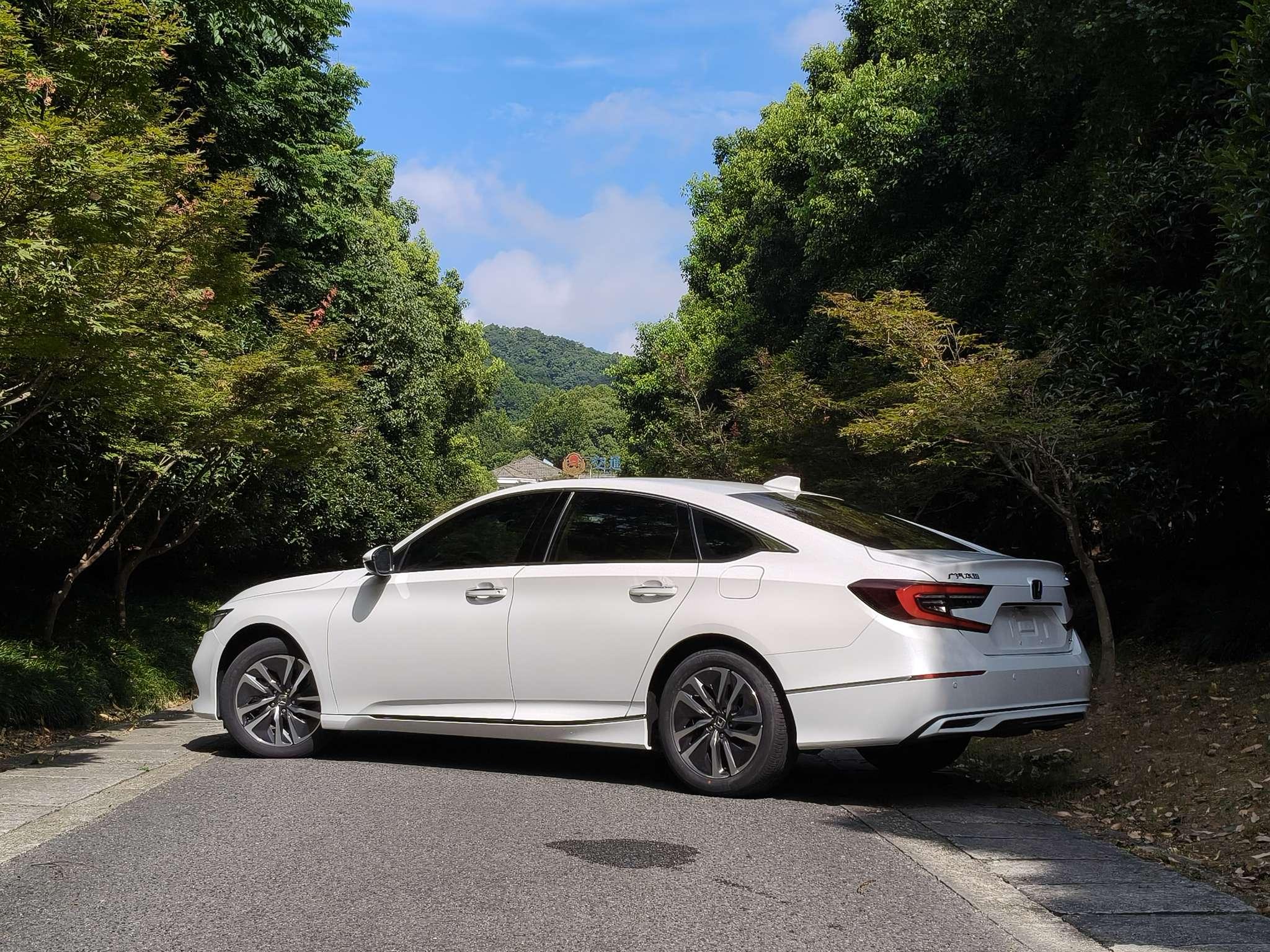 Honda Accord 2022 thumb 2