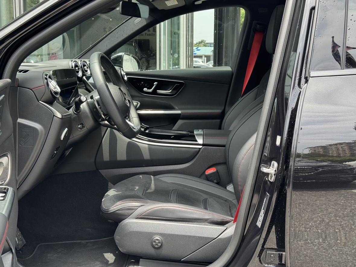 Mercedes-Benz GLC AMG 2025 thumb 6
