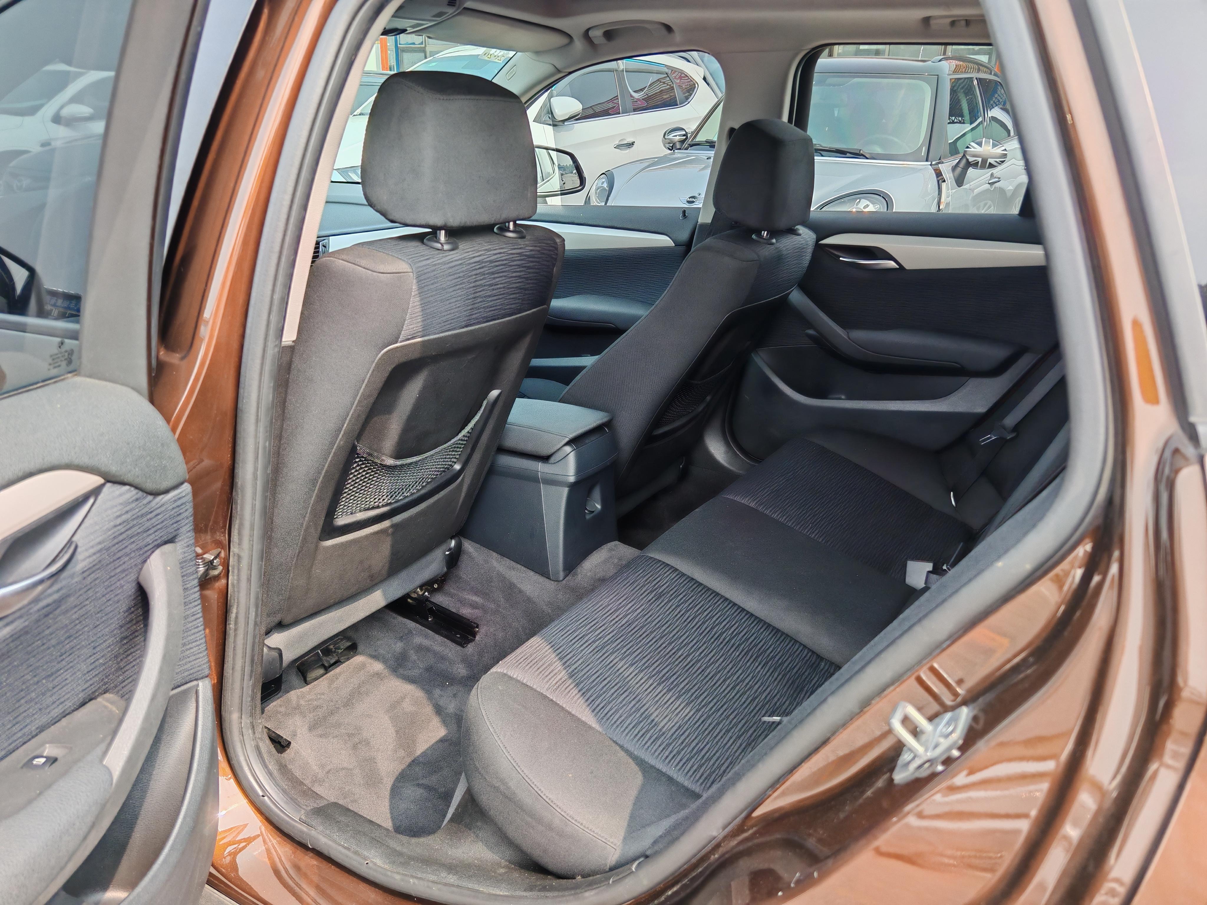 BMW X1 2014 thumb 12