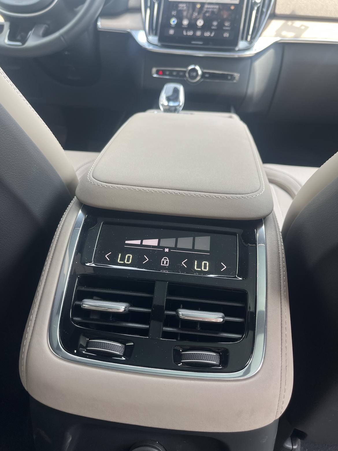 Volvo XC90 2025 thumb 9