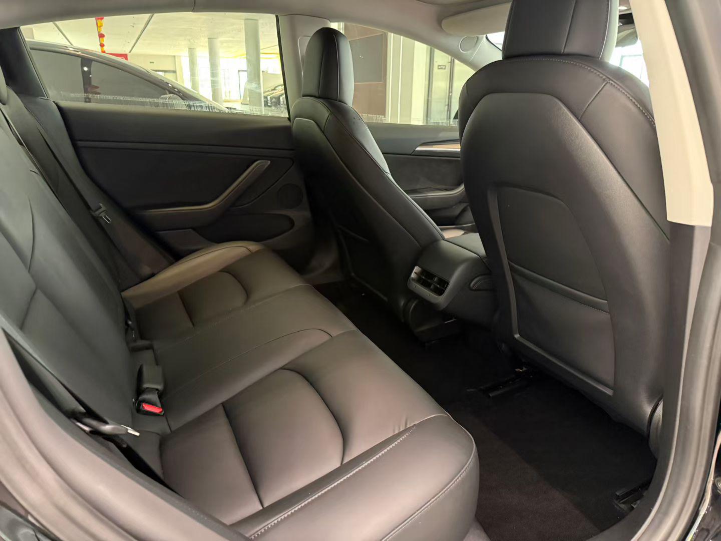 Tesla Model 3 2020 thumb 7