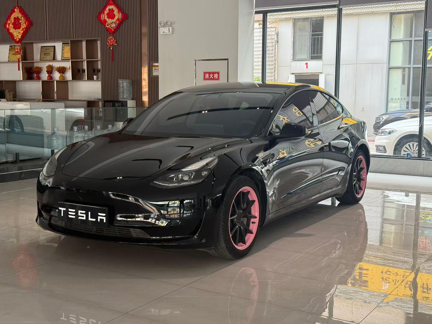 Tesla Model 3 2020 thumb 8