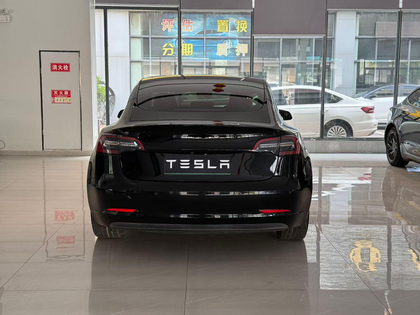 Tesla Model 3 2020 thumb 12