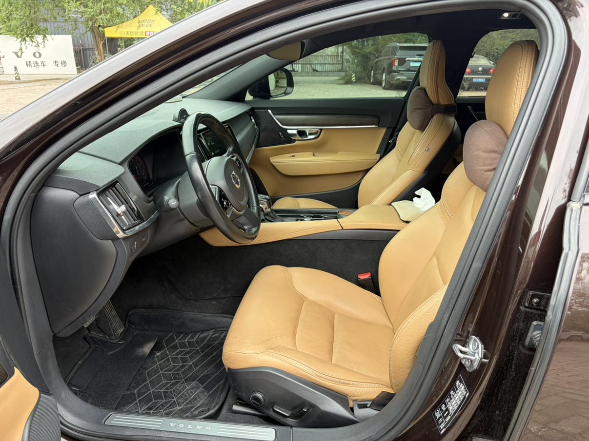 Volvo V90 2017 thumb 9