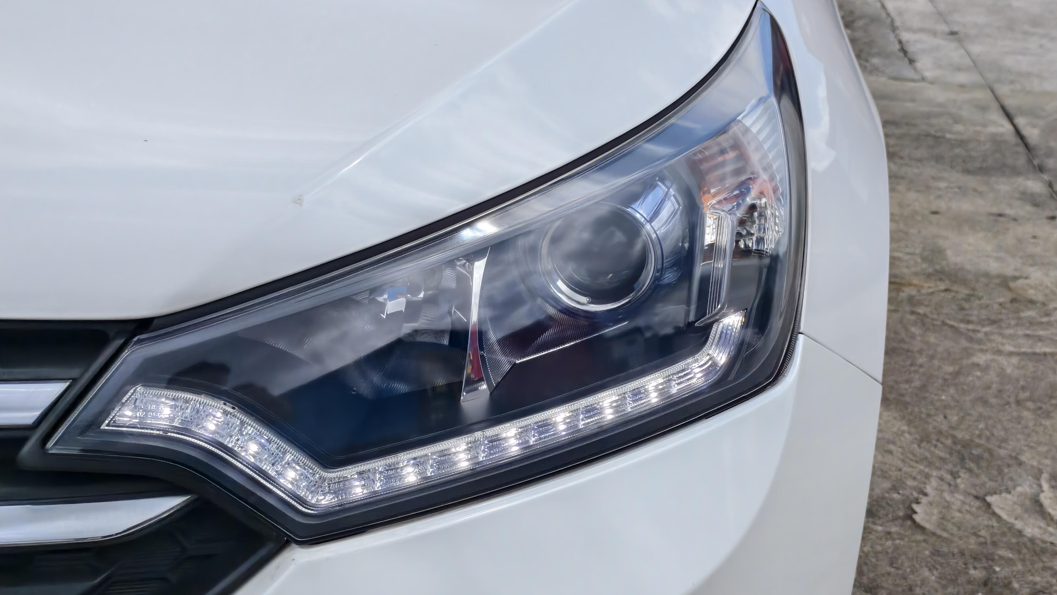 Dongfeng Aeolus AX7 2016 thumb 6