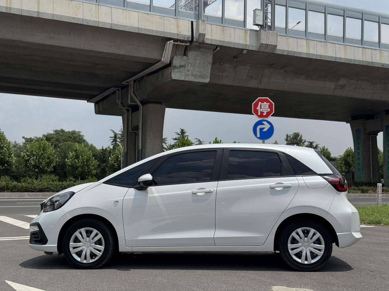 Honda Fit Shuttle 2023 thumb 2