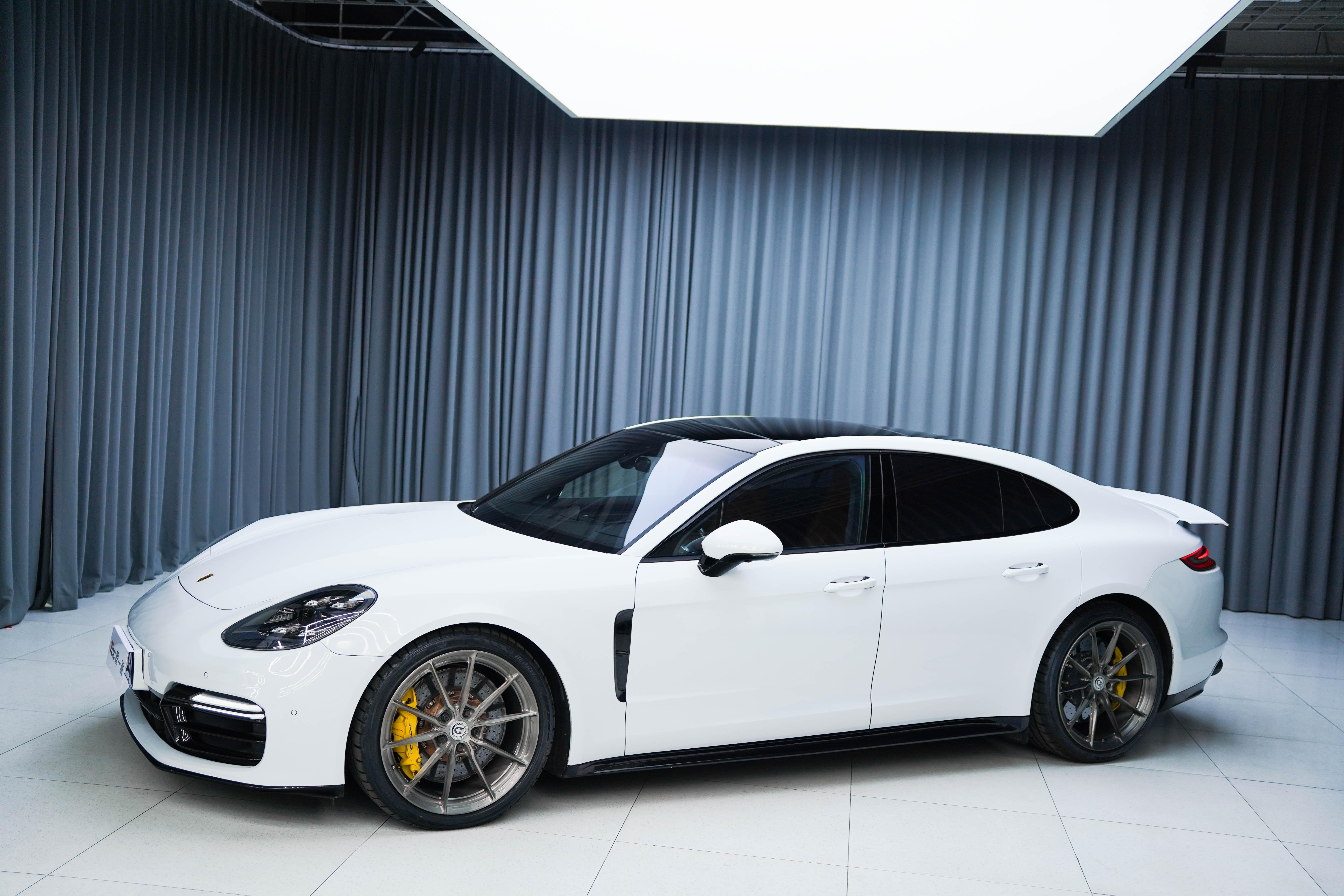 Porsche Panamera 2017 thumb 8
