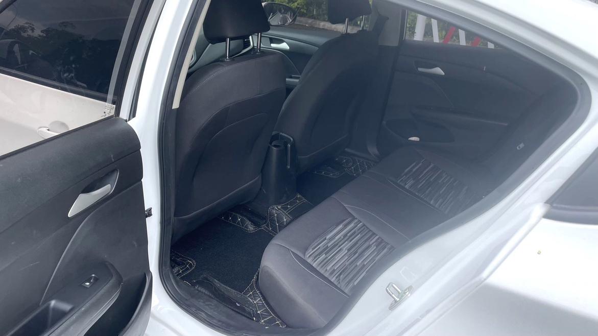 Chevrolet Cavalier 2019 thumb 7