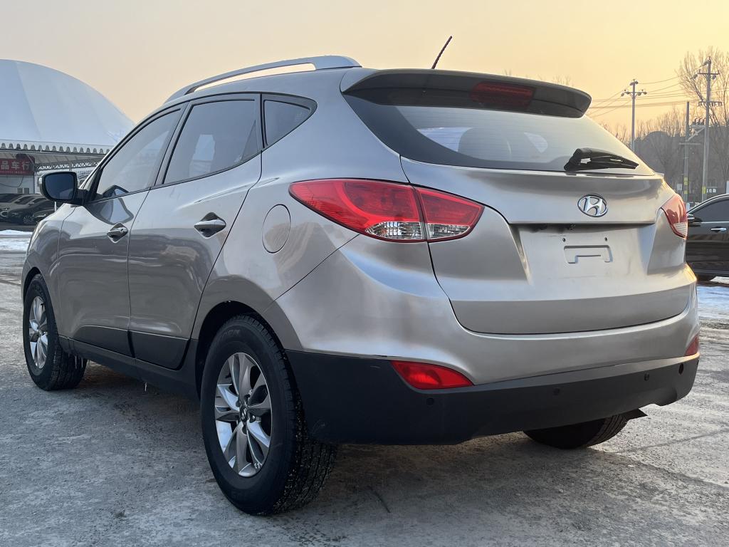 Hyundai ix35 2013 thumb 2