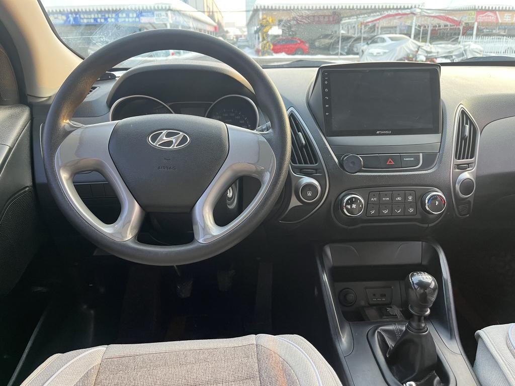 Hyundai ix35 2013 thumb 6