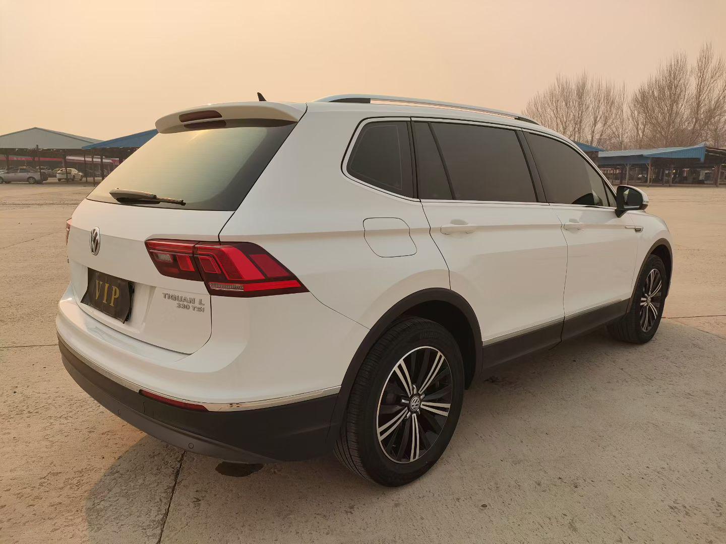 Volkswagen Tiguan 2019 thumb 4