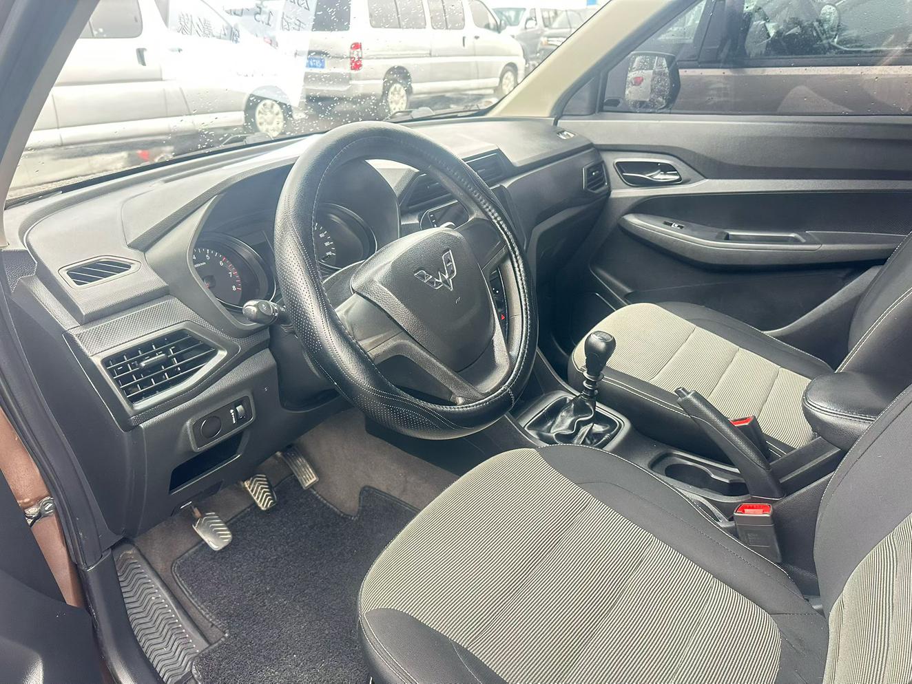 Wuling Hong Guang 2021 thumb 5