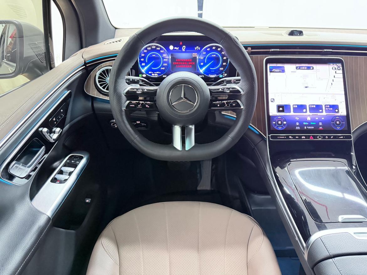 Mercedes-Benz EQE SUV 2023 thumb 12