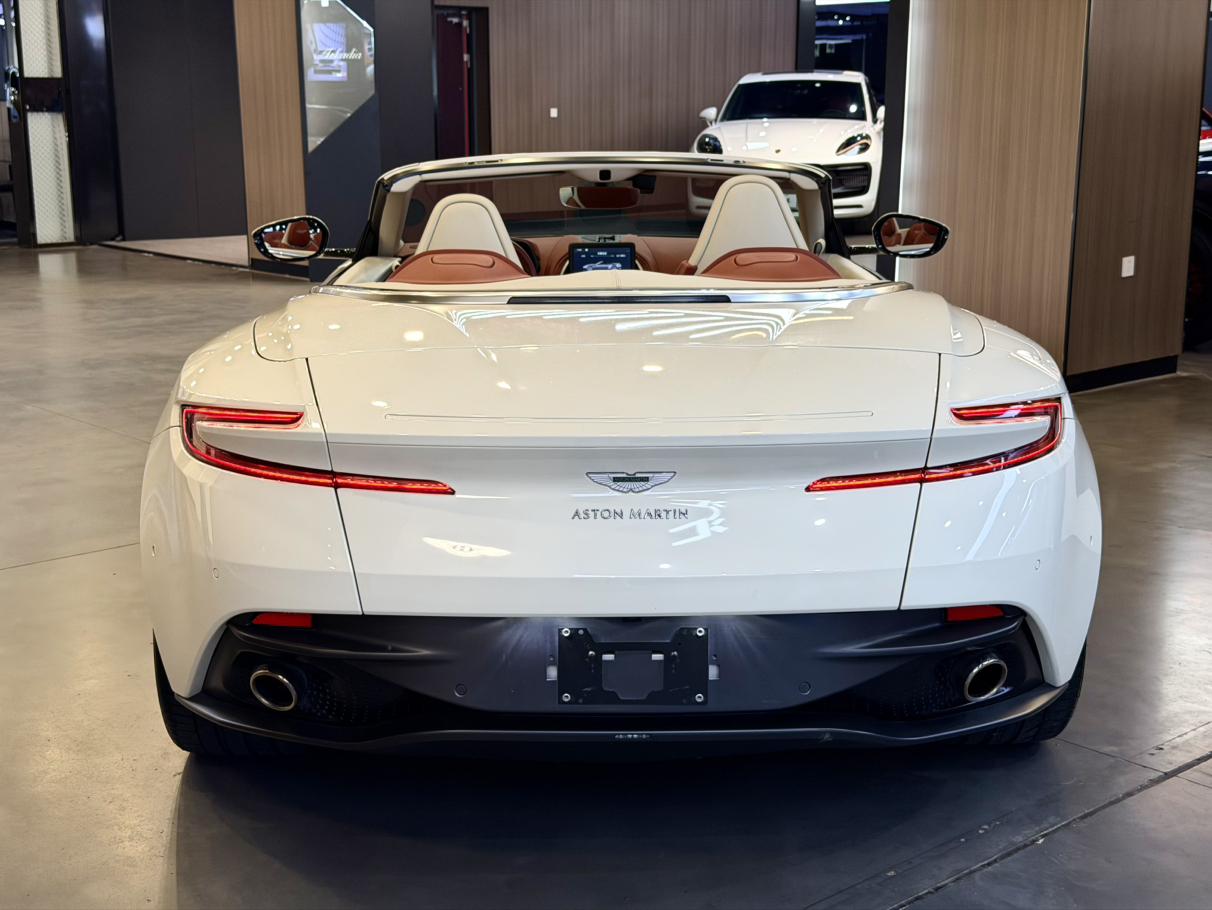 Aston Martin DB11 2019 thumb 2