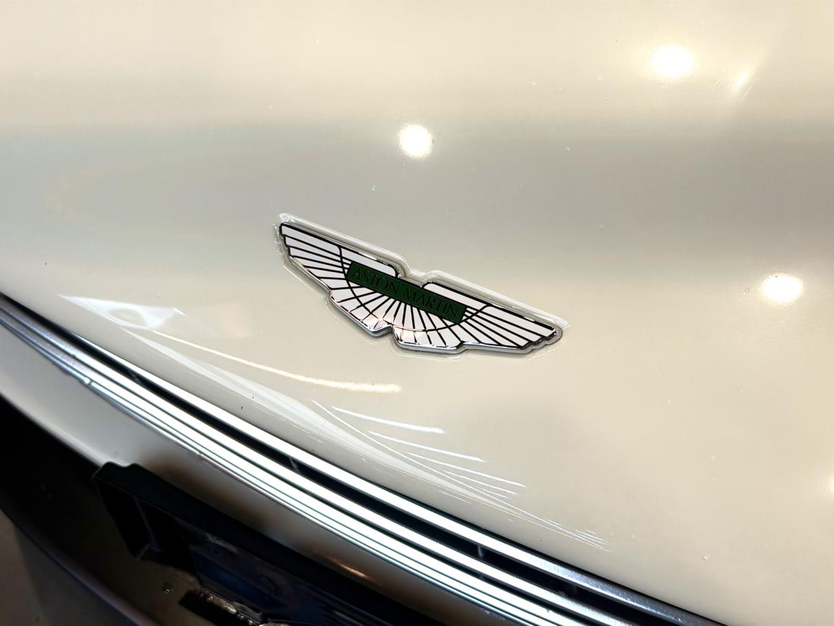 Aston Martin DB11 2019 thumb 5