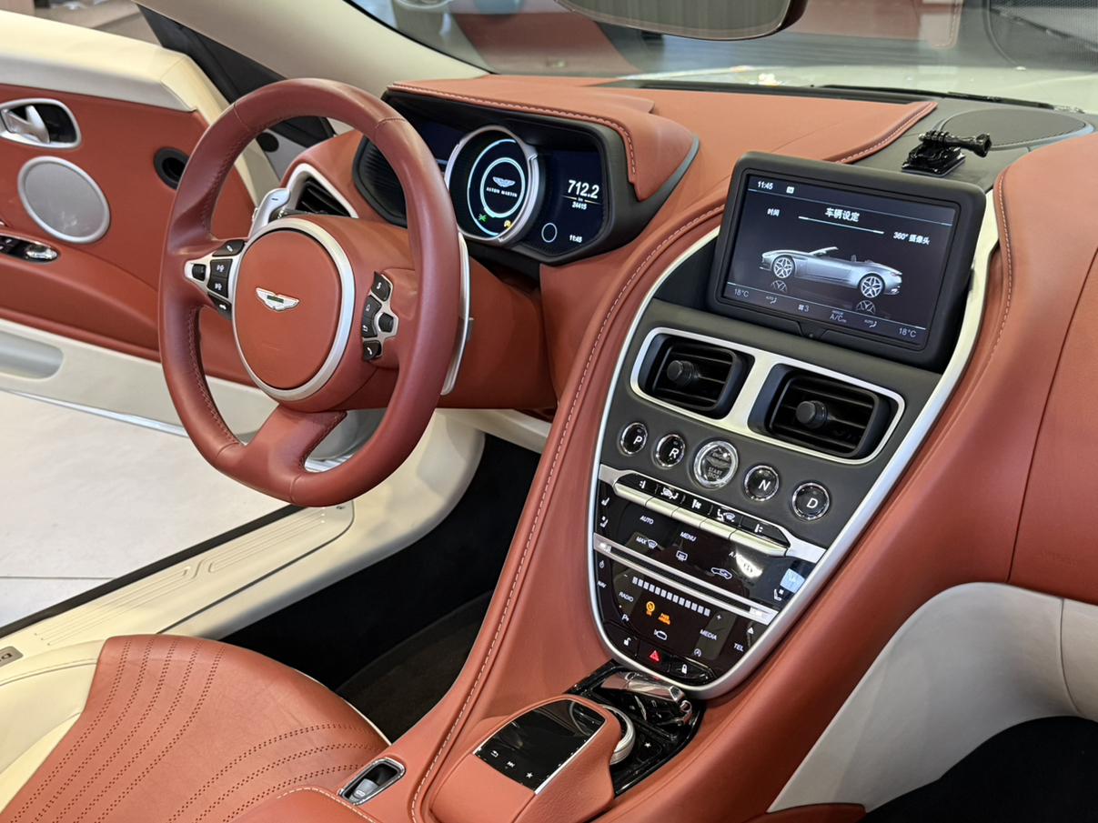 Aston Martin DB11 2019 thumb 10
