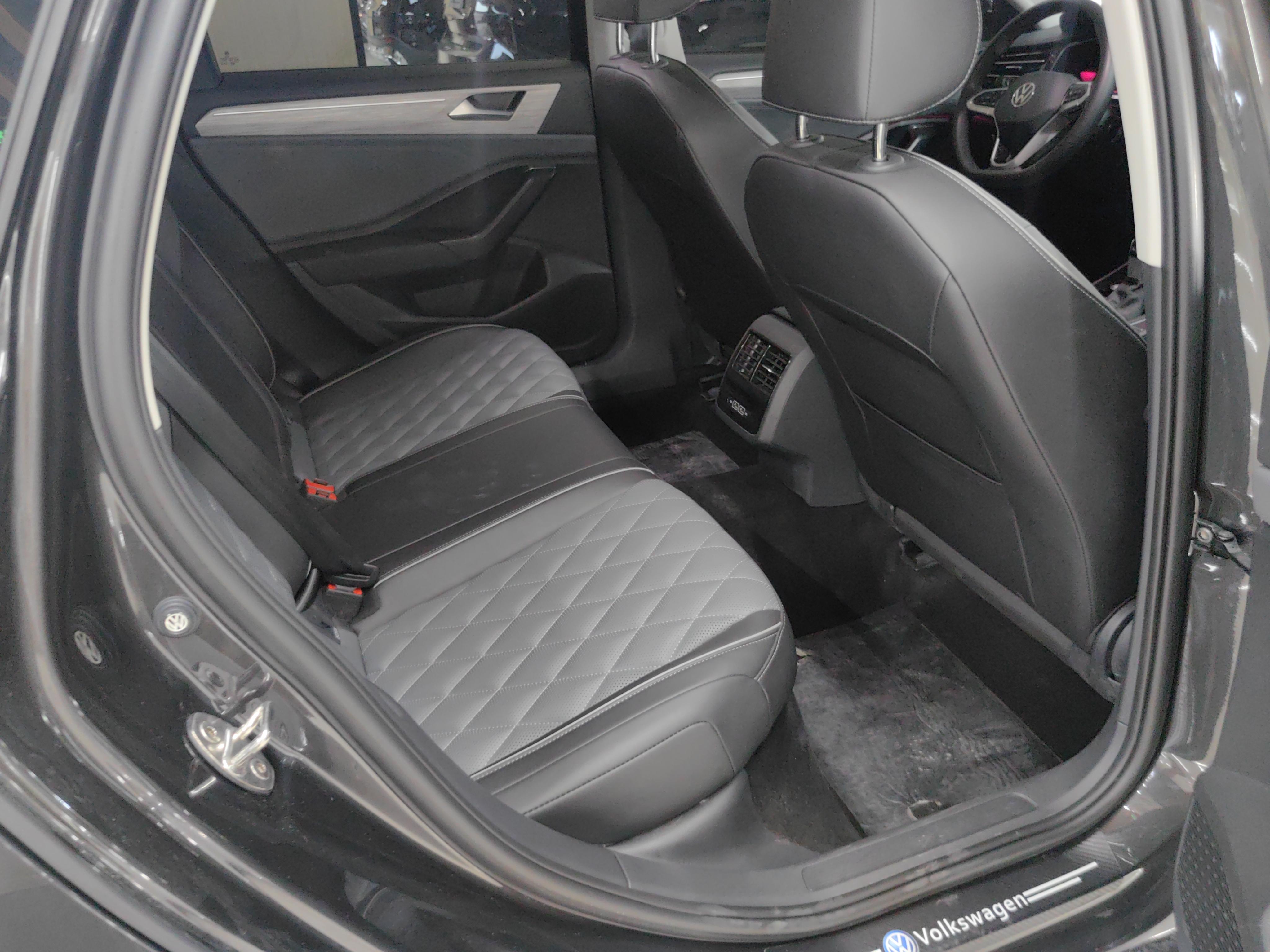 Volkswagen Sagitar 2024 thumb 10