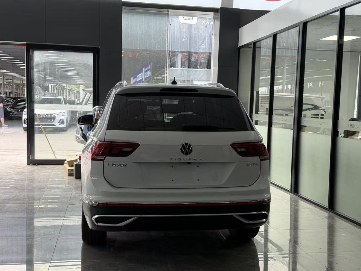 Volkswagen Tiguan 2023 thumb 3