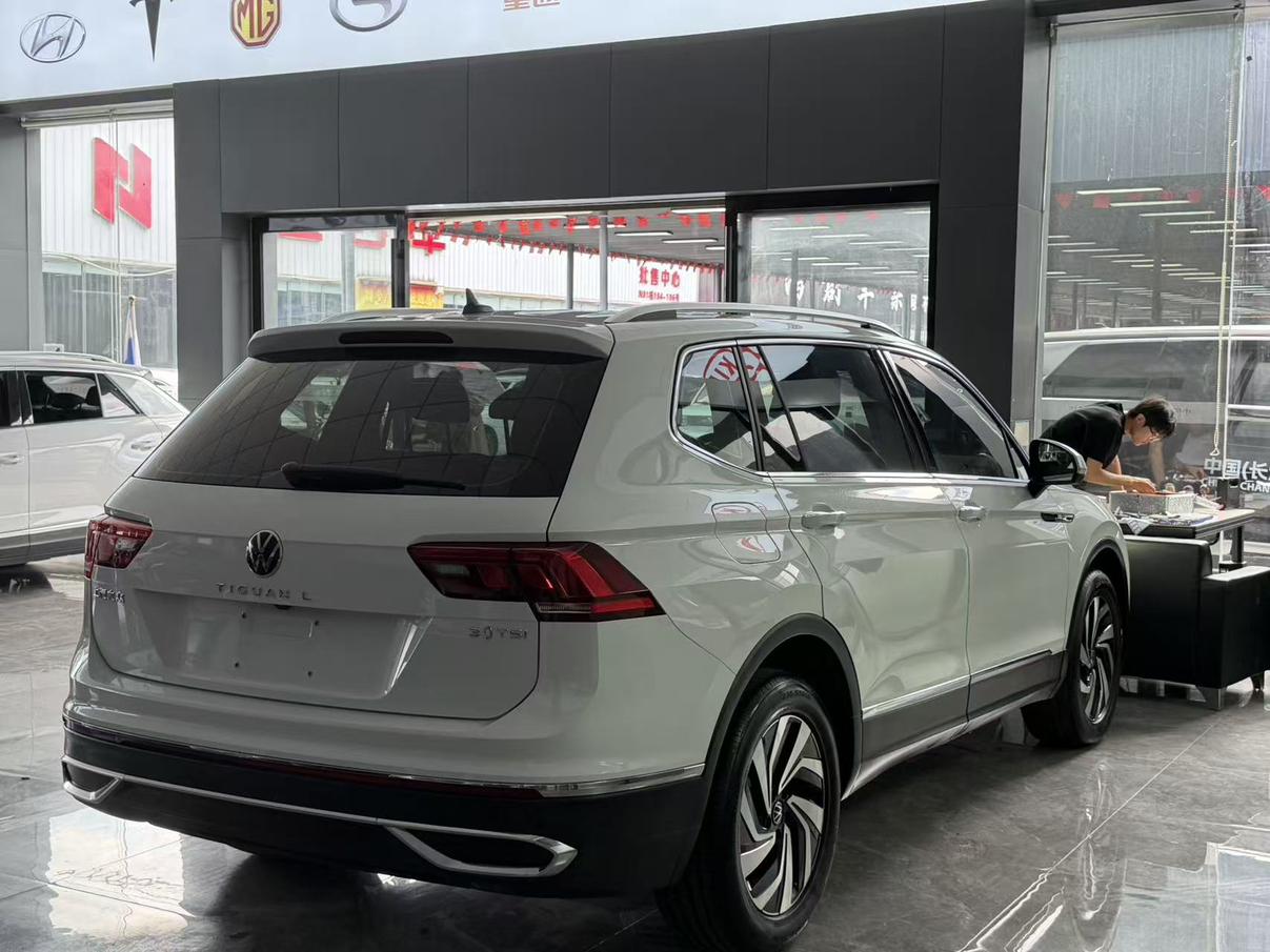 Volkswagen Tiguan 2023 thumb 4