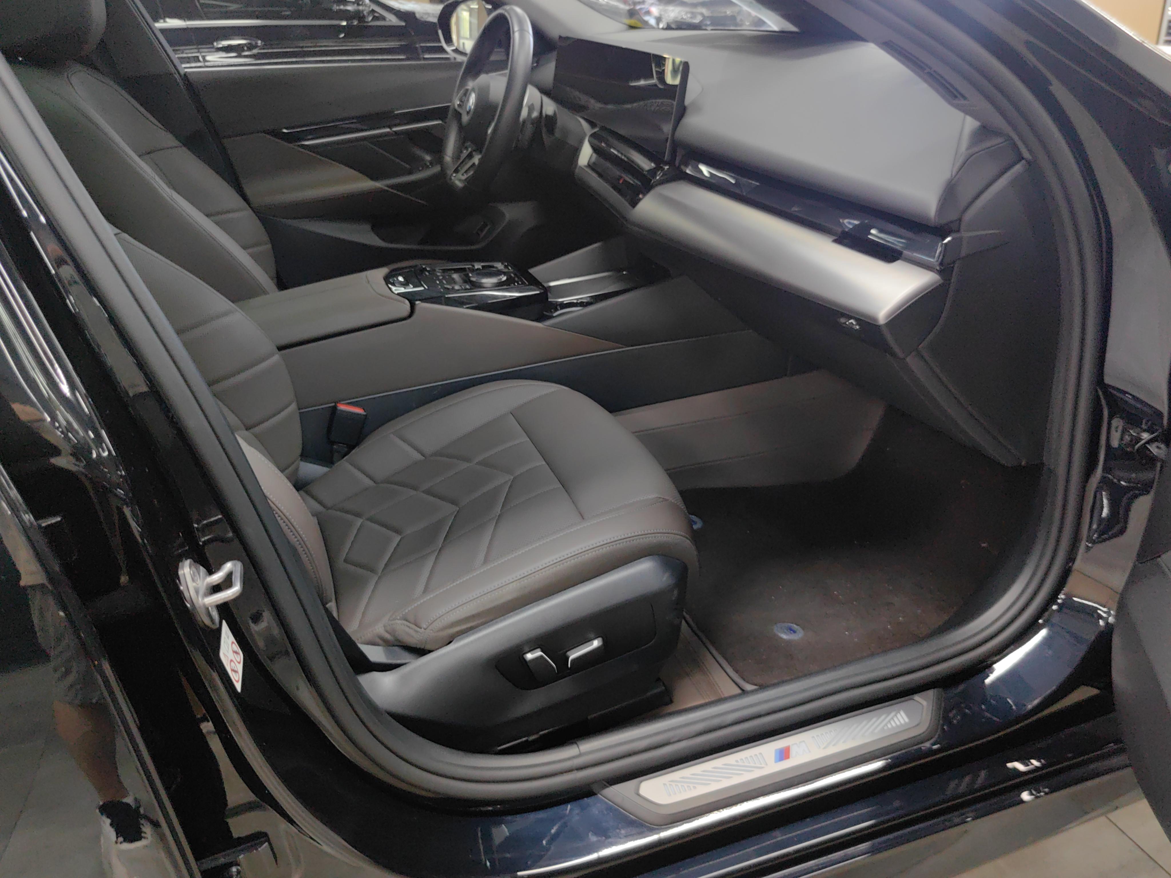 BMW 5 серии 2024 thumb 5